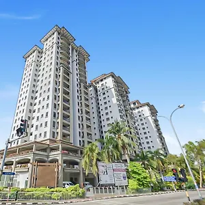 View Homestay: Balcony Near Jonker Street Apartment